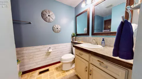 Bath - 21 Timothy Ave, Willard, OH 44890 photo 1 of 1
