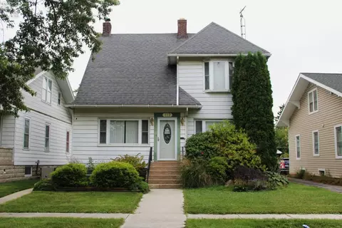 112 Hayes Ave, Port Clinton, OH 43452