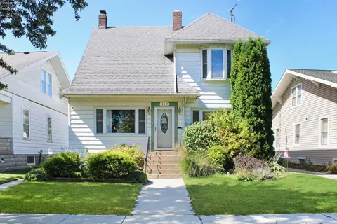 112 Hayes Ave, Port Clinton, OH 43452