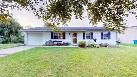 961 Quail Dr, Fremont, OH 43420