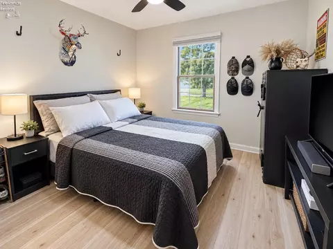 520 E Park St, Oak Harbor, OH 43449 photo 18