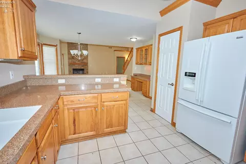 Kitchen - 304 Riverside, Huron, OH 44839 photo 4 of 4