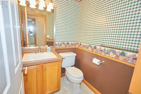 Bath - 304 Riverside, Huron, OH 44839 photo 2 of 6