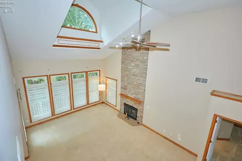 Living - 304 Riverside, Huron, OH 44839 photo 3 of 9