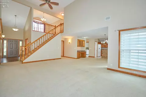 Living - 304 Riverside, Huron, OH 44839 photo 5 of 9