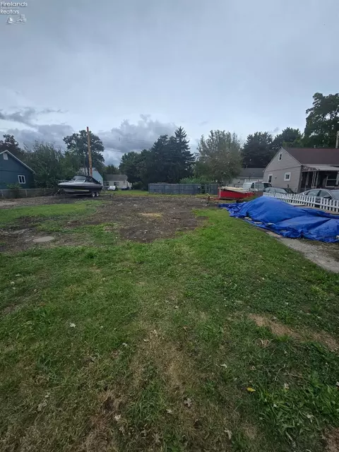 0 817 Fireland Ln, Port Clinton, OH 43452