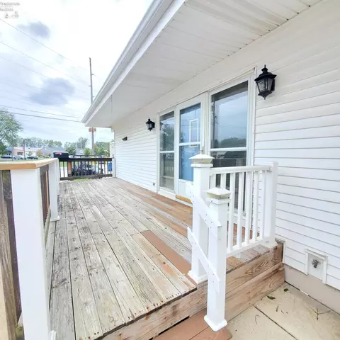 Exterior - 408 Ontario St, Huron, OH 44839 photo 6 of 7