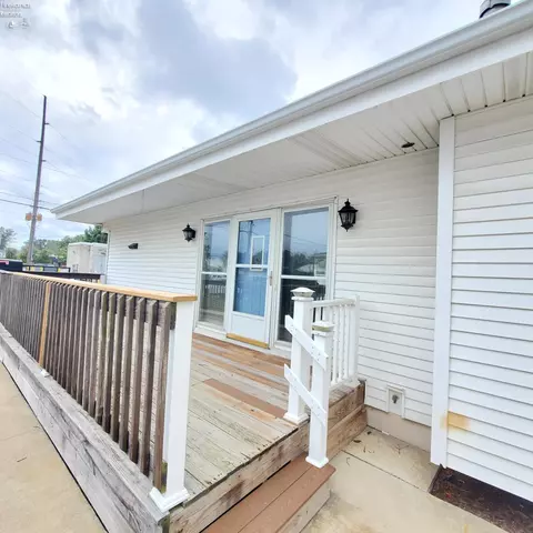 Exterior - 408 Ontario St, Huron, OH 44839 photo 5 of 7