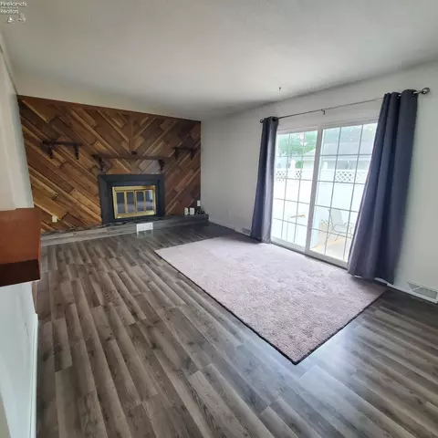 Living - 408 Ontario St, Huron, OH 44839 photo 2 of 2