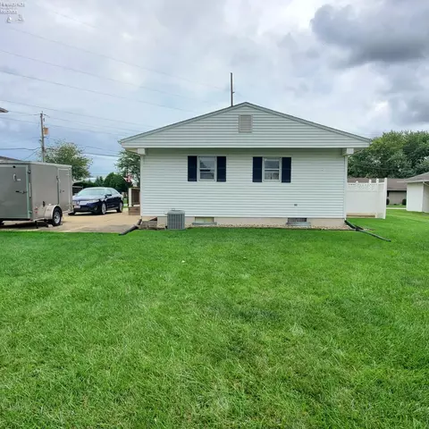 Exterior - 408 Ontario St, Huron, OH 44839 photo 4 of 7