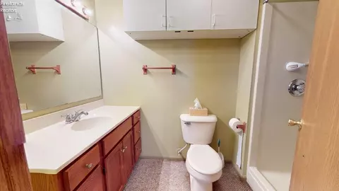 Bath - 30 Wedgewood Dr, Willard, OH 44890 photo 2 of 4