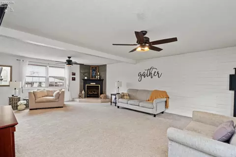 Living - 602 Linden Ln, Willard, OH 44890 photo 1 of 3