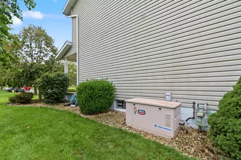 Exterior - 602 Linden Ln, Willard, OH 44890 photo 8 of 11