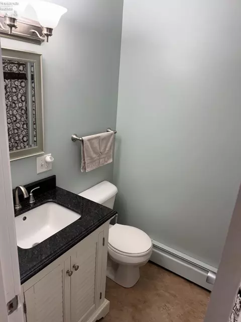 Bath - 4006 Cleveland Rd E, Huron, OH 44839 photo 3 of 6