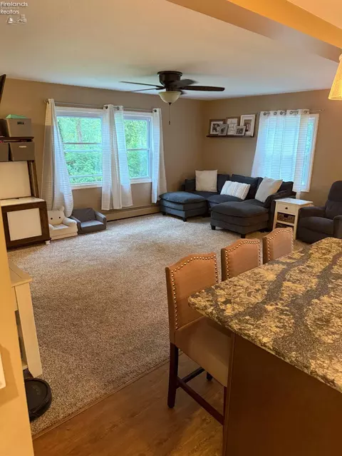Living - 4006 Cleveland Rd E, Huron, OH 44839 photo 1 of 3