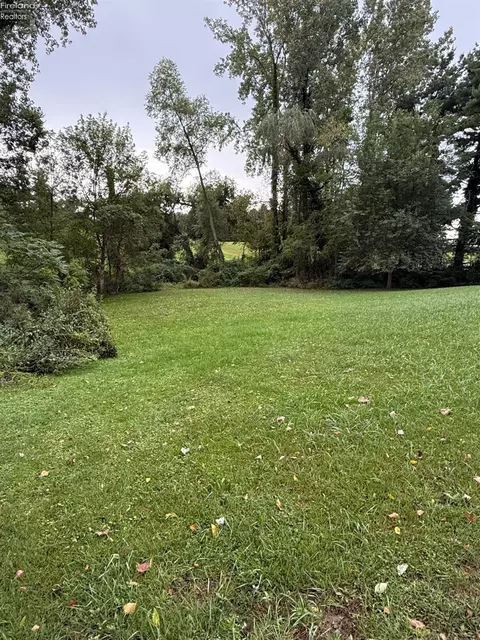 Exterior - 4006 Cleveland Rd E, Huron, OH 44839 photo 5 of 5