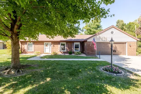 36 Shaker Ct, Fremont, OH 43420