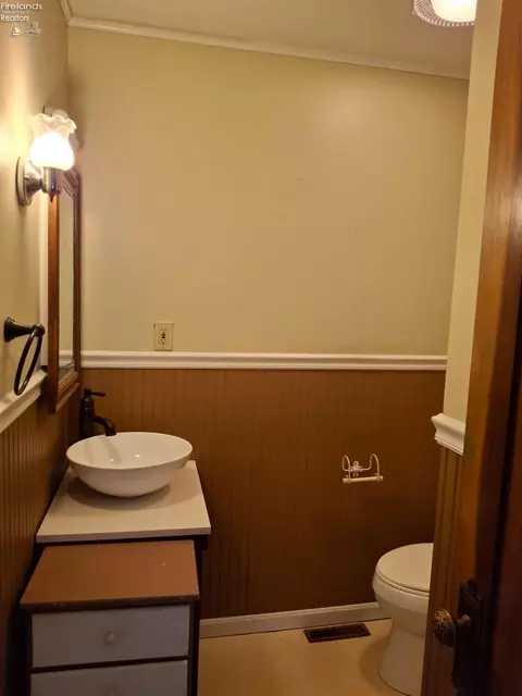 Bath - 37 Maple St, Norwalk, OH 44857 photo 2 of 2