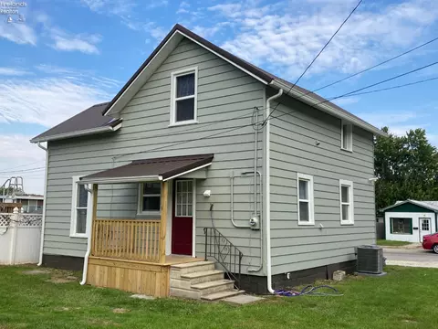 Exterior - 110 Emerald St, Willard, OH 44890 photo 3 of 5