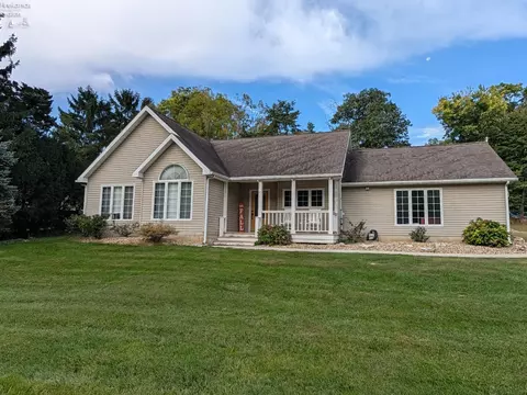 627 NW Catawba Rd, Port Clinton, OH 43452