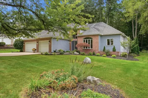 4165 E Laurel Ridge Dr, Port Clinton, OH 43452
