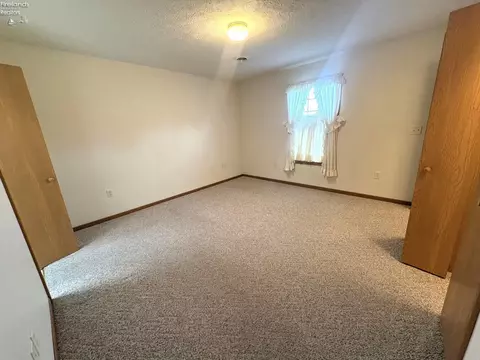 Bedroom - 20 Wedgewood Dr, Willard, OH 44890 photo 6 of 8