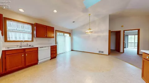 Other - 20 Wedgewood Dr, Willard, OH 44890 photo 7 of 11