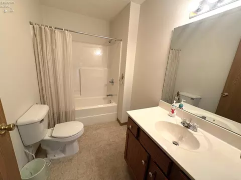 Bath - 20 Wedgewood Dr, Willard, OH 44890 photo 2 of 2