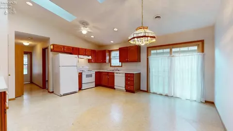 Other - 20 Wedgewood Dr, Willard, OH 44890 photo 5 of 11