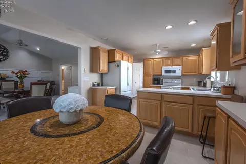 Dining - 2011 E Waterberry Dr, Huron, OH 44839 photo 6 of 6