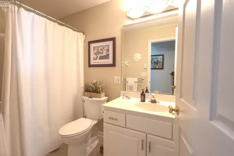 Bath - 2011 E Waterberry Dr, Huron, OH 44839 photo 3 of 4