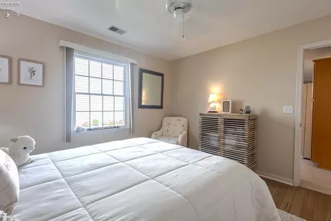 Bedroom - 2011 E Waterberry Dr, Huron, OH 44839 photo 4 of 6
