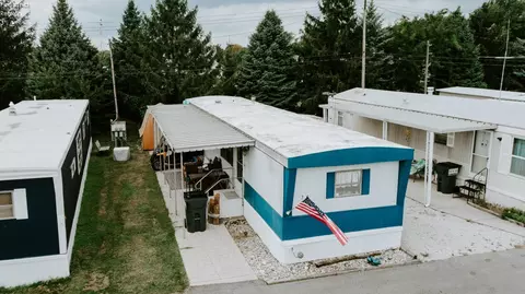 5640 E Twin Beach Rd, Port Clinton, OH 43452