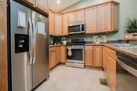 Kitchen - 23 Eagle View Dr, Monroeville, OH 44847 photo 3 of 3