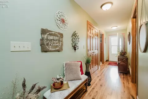 Entry Way - 23 Eagle View Dr, Monroeville, OH 44847 photo 4 of 5