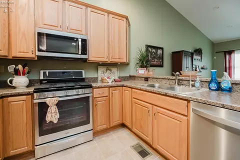 Kitchen - 23 Eagle View Dr, Monroeville, OH 44847 photo 2 of 3