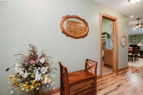 Entry Way - 23 Eagle View Dr, Monroeville, OH 44847 photo 3 of 5