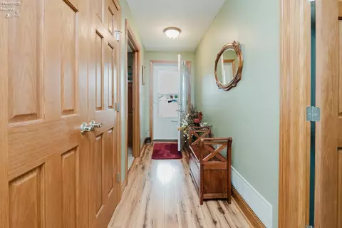 Entry Way - 23 Eagle View Dr, Monroeville, OH 44847 photo 2 of 5