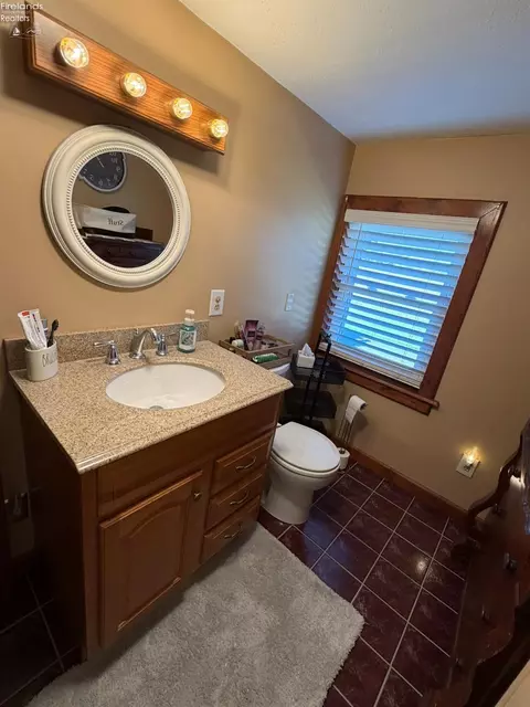 Bath - 12848 E Cr 24, Republic, OH 44867 photo 4 of 5