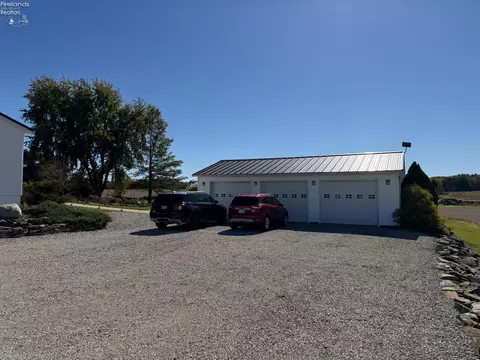 Exterior - 12848 E Cr 24, Republic, OH 44867 photo 7 of 10