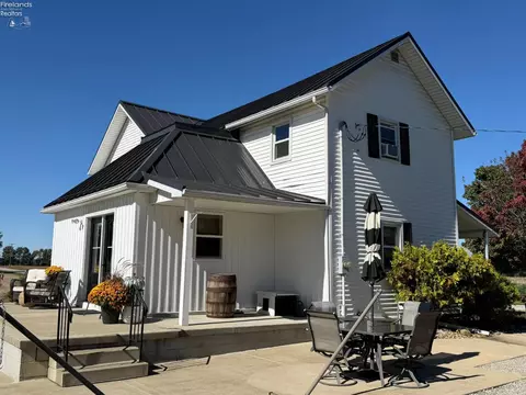 Exterior - 12848 E Cr 24, Republic, OH 44867 photo 3 of 10