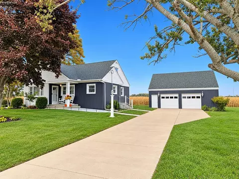 318 E County Road 89, Fremont, OH 43420