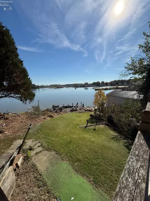 1228 Riverside Dr, Huron, OH 44839 photo 2