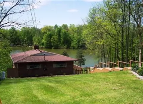683 Timothy Dr, Willard, OH 44890 photo 1