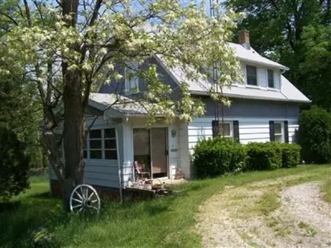 617 Poplar St, Marblehead, OH photo 1