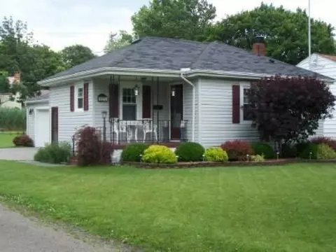 821 Myrtle Ave, Willard, OH 44890 photo 1