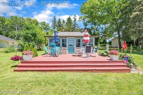 1725 Triangle Lake Rd, Howell, MI 48843 photo 1