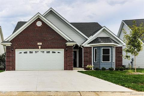 331 Devonshire Dr, Lapeer, MI 48446