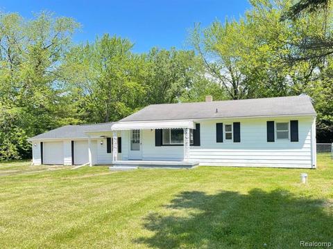 2407 E Maple Ave, Burton, MI 48529 photo 1