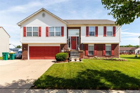 39260 Nottingham Dr, Romulus, MI 48174 photo 1